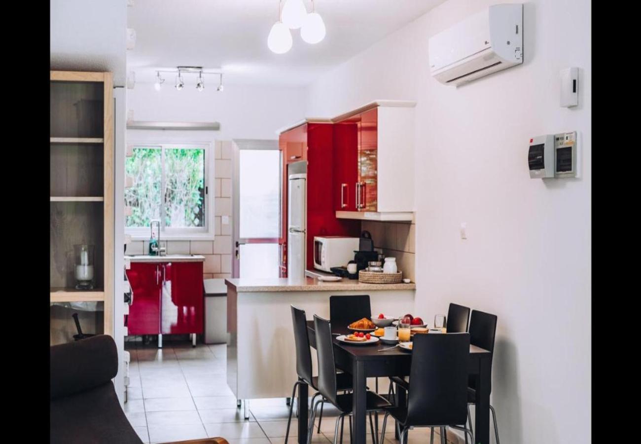 H&O Royal Townhouse In Center Paphos Apartment Exterior foto